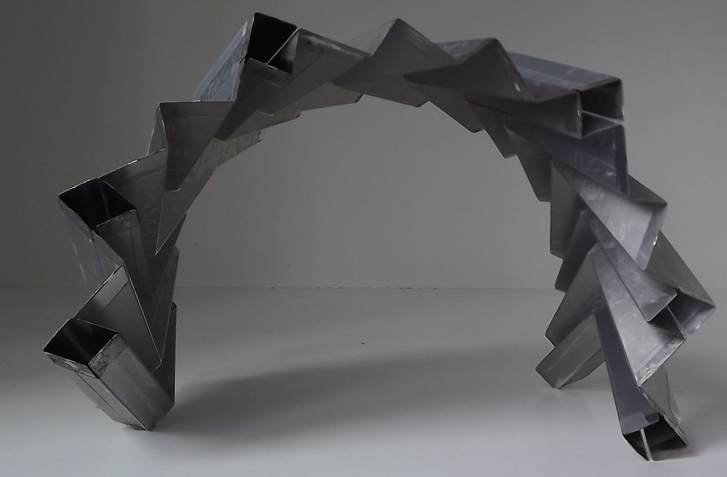 Fluidic origami